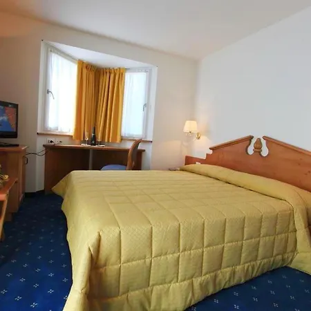 Hotel Fanes & 4*