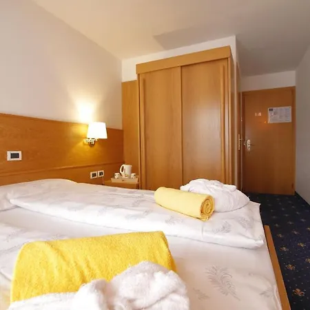 Fanes & Hotel